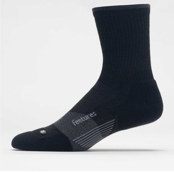 Feetures Elite Ultra Light Mini Crew Max Cushion Socks Black Size Large - Picture 1 of 10